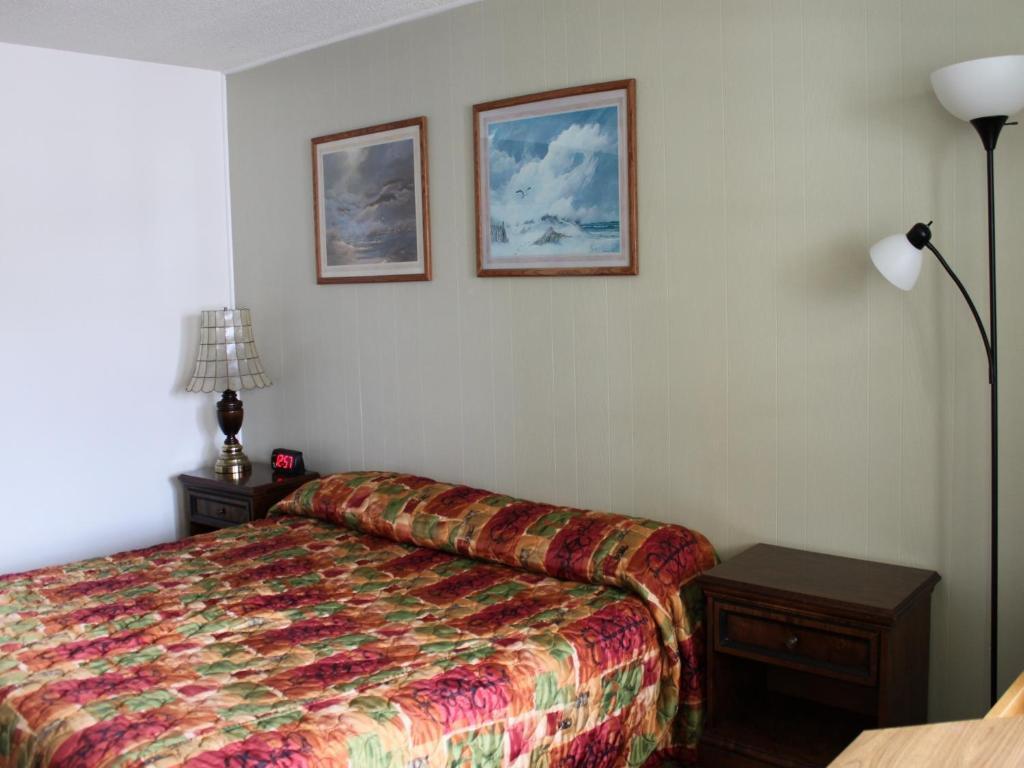 Motel 101 Gold Beach Room photo